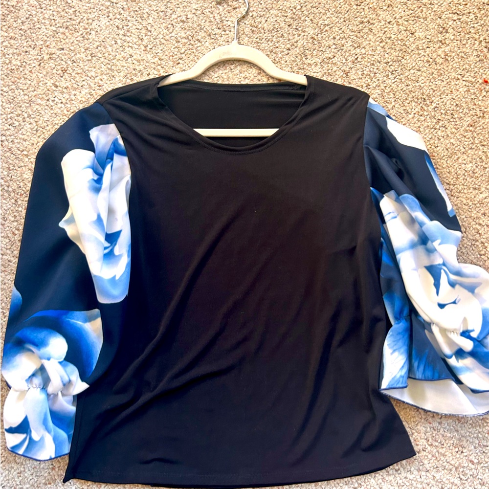 byVinnik M/L Black and Blue Puff Sleeve Top NWOT